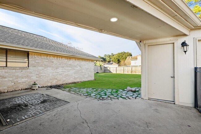 Foto del edificio - 2815 Edgewood Dr