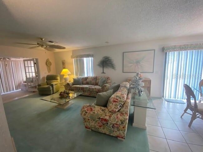 Foto del edificio - PERFECT FOR SNOWBIRDS-SHORT TERM RENTAL-DELIGHTFUL FURNISHED 2/2 COURTYARD VILLA IN THE VILLAGES