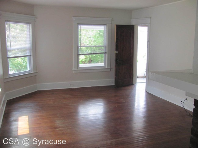 Building Photo - 959 Ackerman Ave
