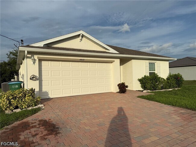 Foto del edificio - 4409 Garden Blvd