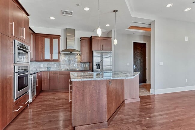 Foto del edificio - About This Property