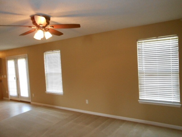 Building Photo - 1176 Turfway Court