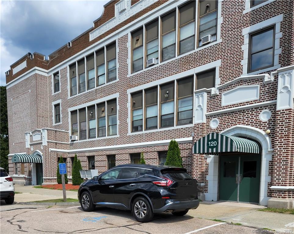 120 Elizabeth St Unit 208, Norwich, CT 06360 Apartment for Rent in