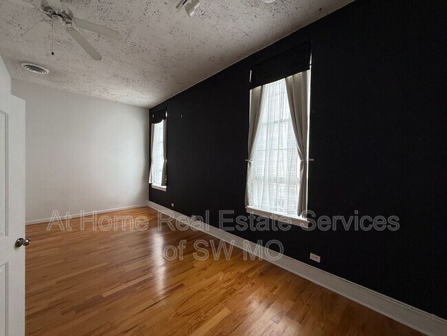 Foto del edificio - 137 Park Central E