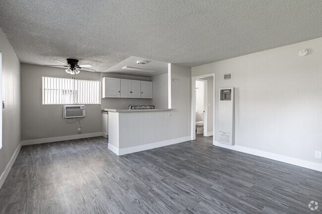 2BR, 1BA - 806SF - Living Room - Glen Forest Apartments