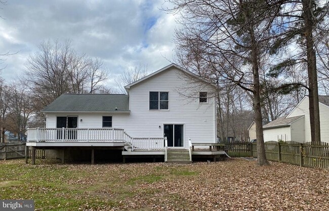 Building Photo - 702 Cloverfields Dr