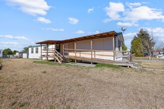 Building Photo - 790 Eden Dr