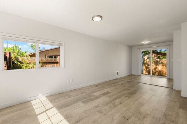 Foto del edificio - 9623 SE Knight St