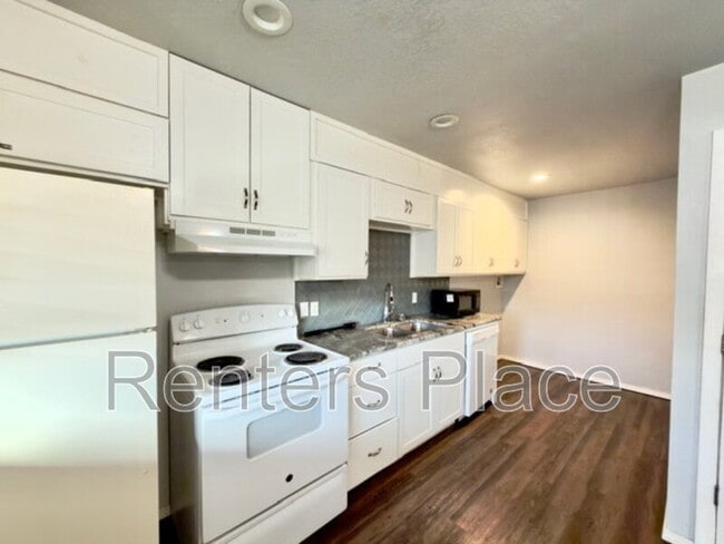 Foto del edificio - 15351 W Hwy 66