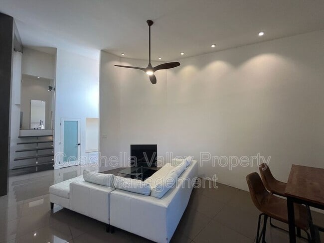 Foto del edificio - 287 S Civic Dr