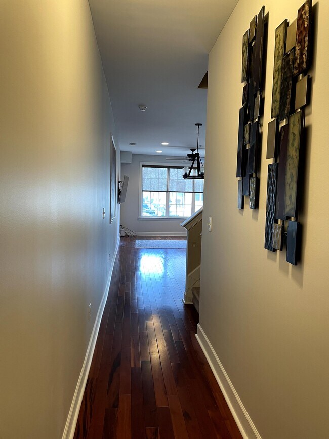 Pasillo del piso principal - 164 Justin Dr