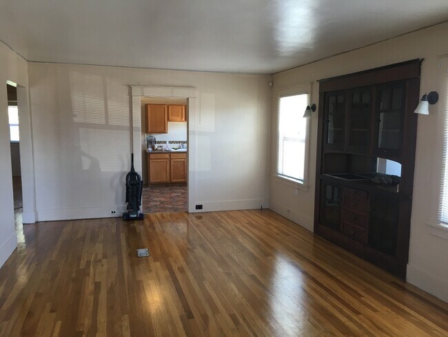 Building Photo - 66 S Wells Ave