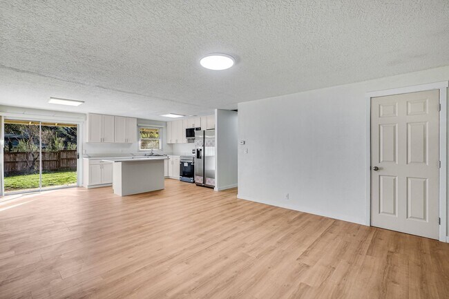 Foto del edificio - Beautiful 3 Bed, 1.5 Bath Rental Home in Lake Oswego!