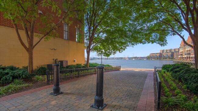 Building Photo - Waterfront living in the heart of Canton!