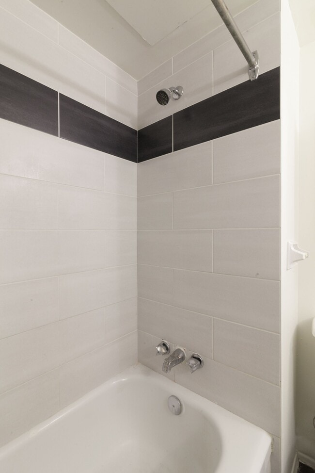 Building Photo - 2285 Rue St Mathieu