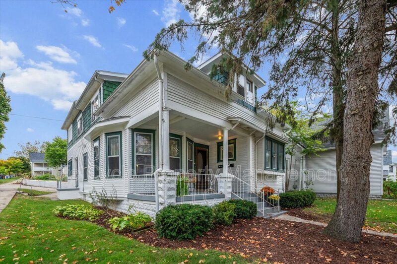 Foto principal - 901 Baraga St NE