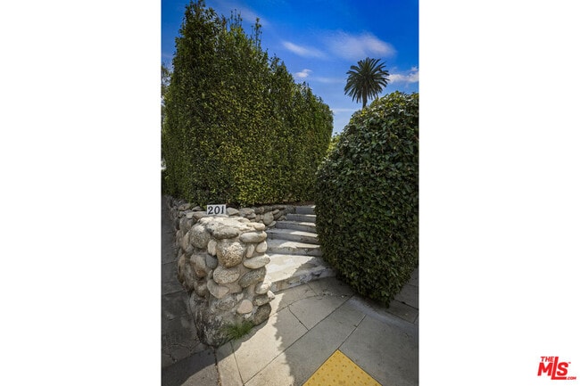 Foto del edificio - 201 S Ave 55