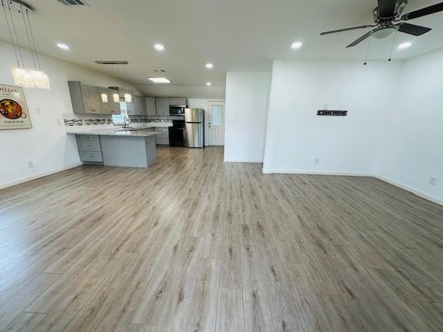 Foto del edificio - 229 E Washington St