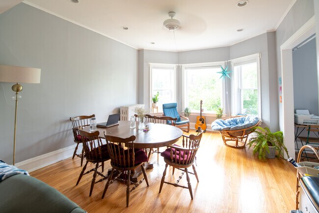Foto del edificio - 1460 W Foster Ave