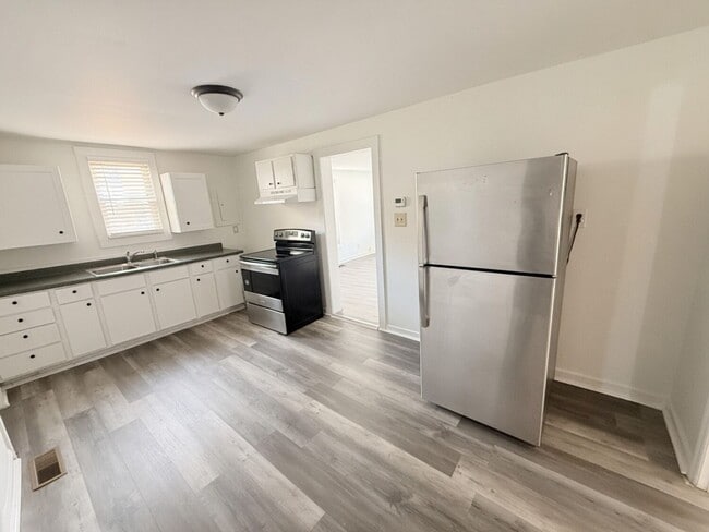 Foto del edificio - Charming, spacious 3-Bedroom Home in Central Columbia