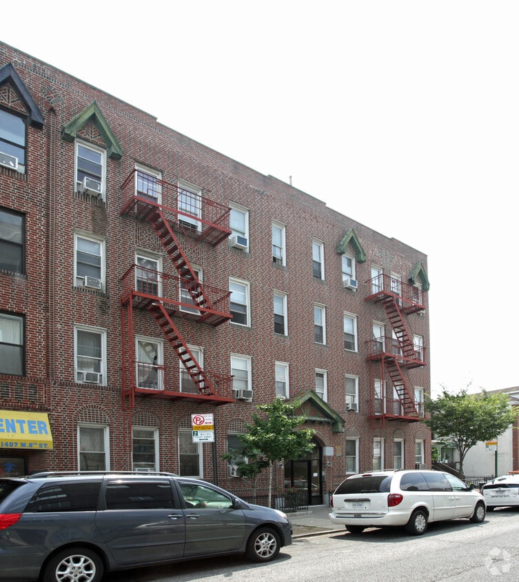 Building Photo - 1415 W 8th St