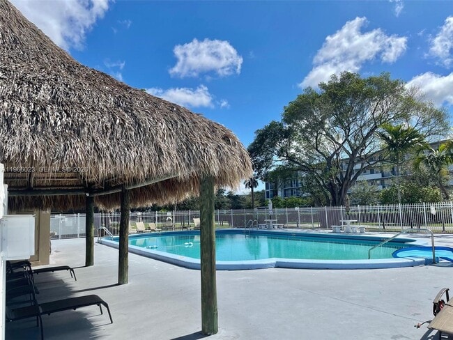 Building Photo - 4700 Washington St