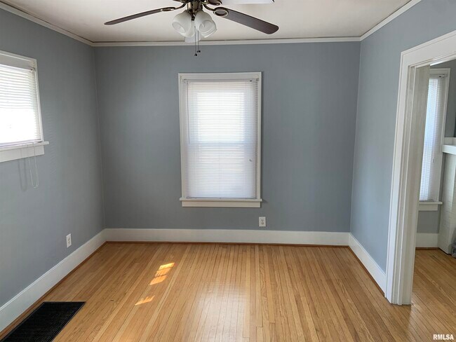 Foto del edificio - 2505 S Lowell Ave