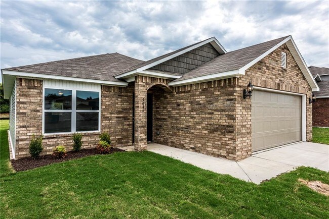 Building Photo - 5046 Claxton Cir