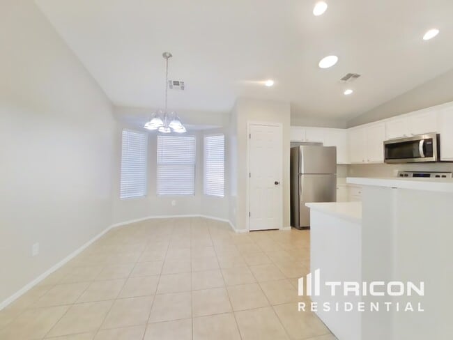 Building Photo - 14131 W Corrine Dr