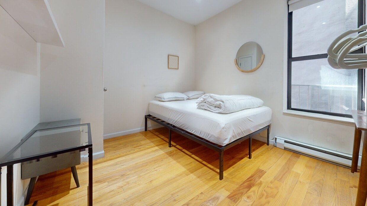Photo - Private bedroom in 4 bed/2 bath Home
