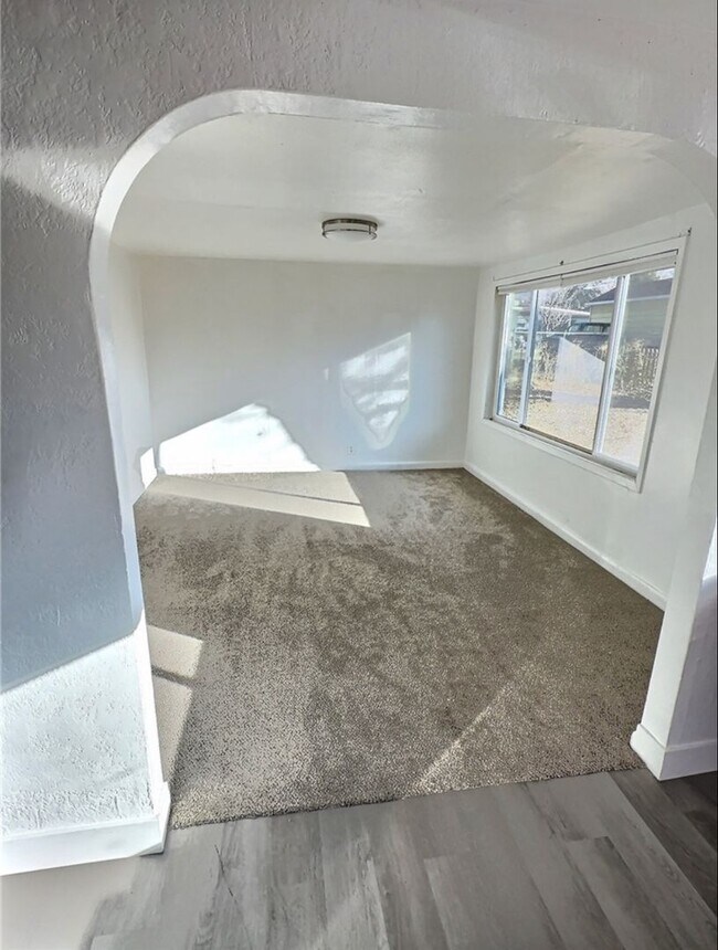 Foto del edificio - Charming 1-Bedroom Apartment near Downtown Ogden!