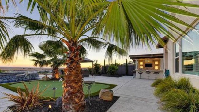 Foto del edificio - 214 Candlewood Ct