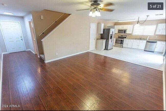 Building Photo - 2058 E Spruce Dr