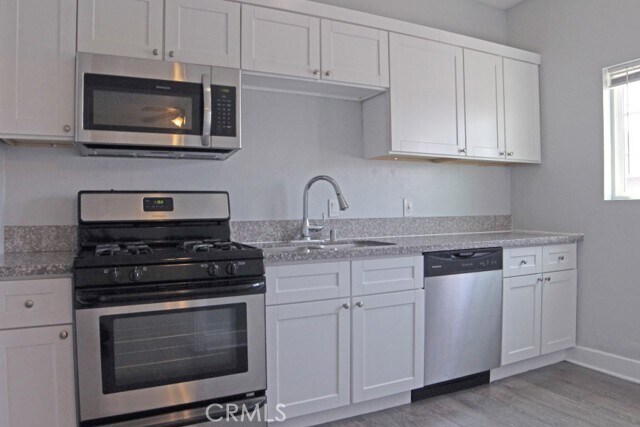 Foto del edificio - 3111 Kenwood Ave