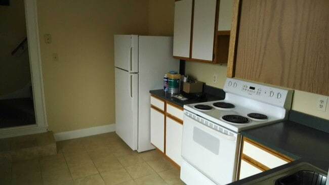 Building Photo - 20 Champlain St