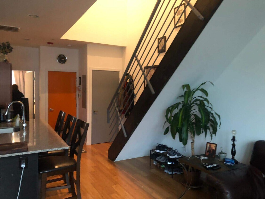 Foto principal - 457 E Girard Ave