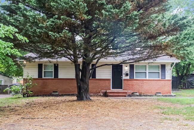 Building Photo - 601 Kentbrook Dr