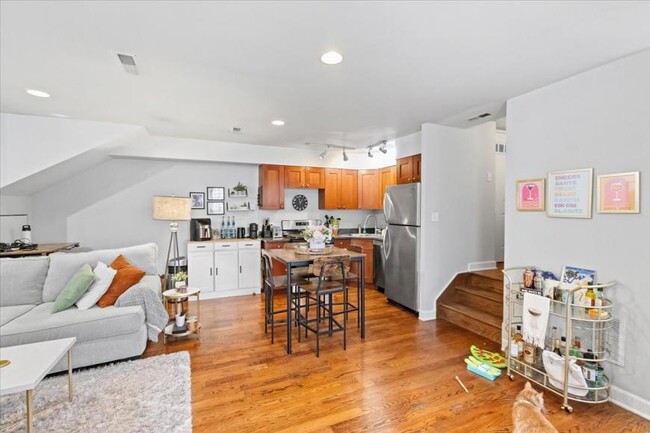 Building Photo - 2 bedroom in Chicago IL 60642