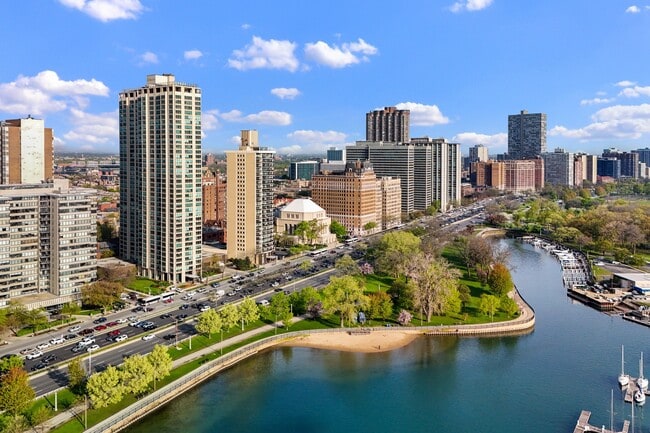 Building Photo - 3450 N. Lake Shore Drive