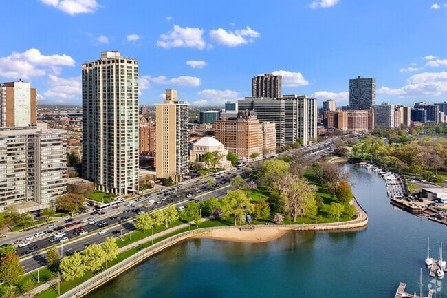 Building Photo - 3450 N. Lake Shore Drive