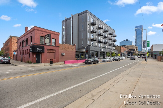 Foto del edificio - 511 Bridge St NW