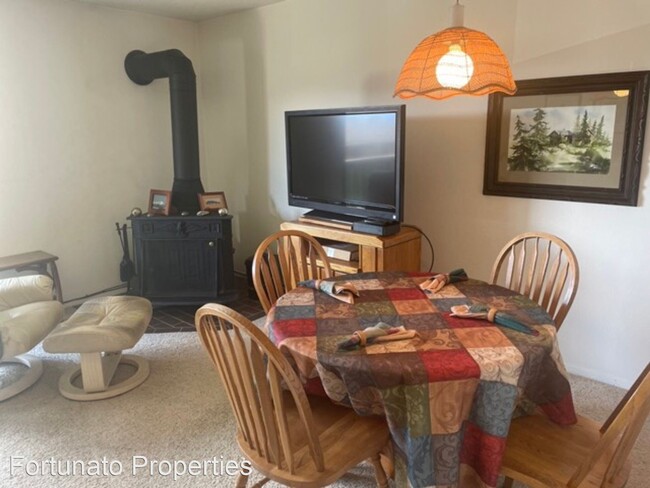 Building Photo - 1 br, 1 bath House - 203C Dillon Valley Ea...