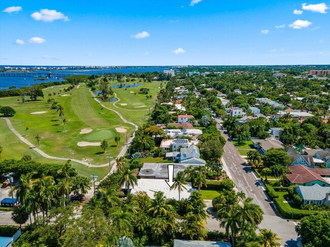 Foto del edificio - 632 N Lakeside Dr