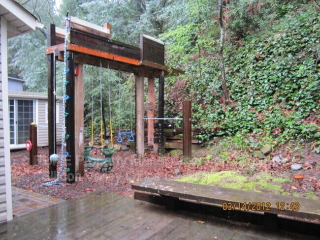 Building Photo - 18092 Idalyn Drive