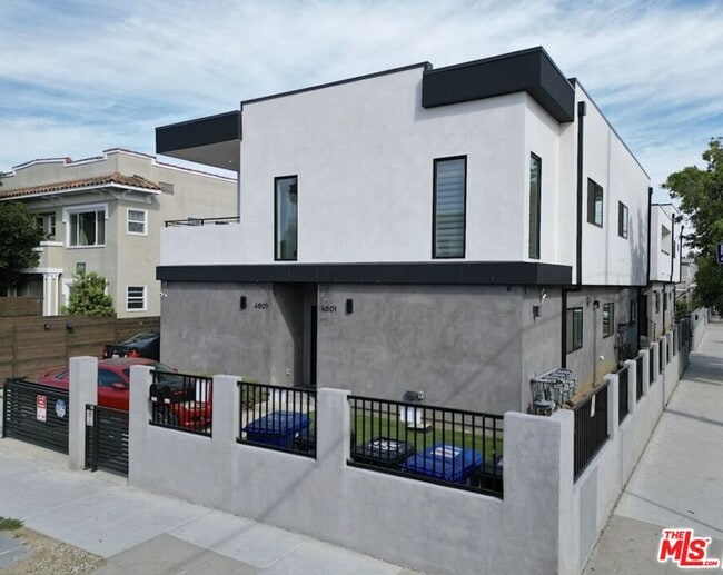 Building Photo - 4601 Pickford St