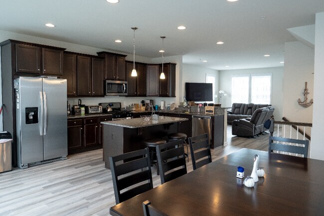 Foto del edificio - 4711 Six Forks Dr