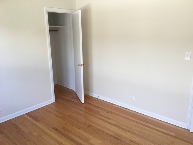 Building Photo - 5501 W Dakin St