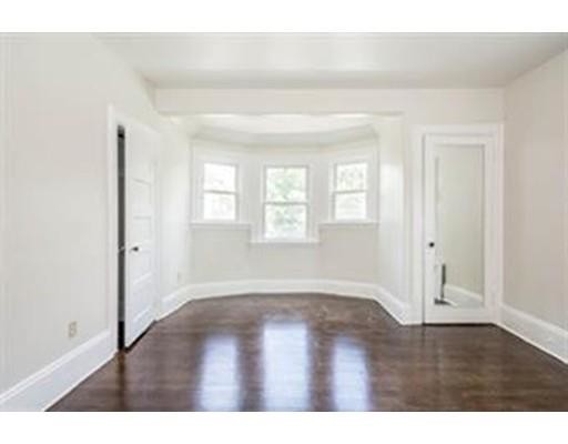 Building Photo - 400 W Elm St