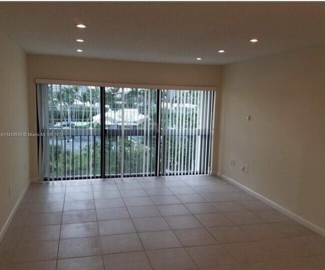Building Photo - 255 Galen Dr