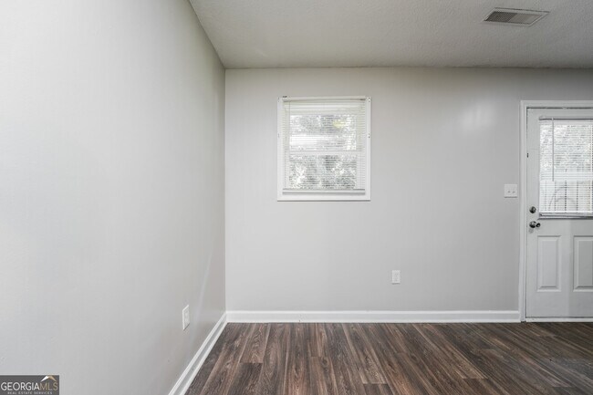 Foto del edificio - 400 Lexington Cir
